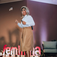 Anni-feminina